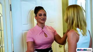 ���ੋਟੇ ਚੂਚੇ ਸੋਹਣੀ con ਕਲਾਕਾਰ ਹੋਣ ਦਾ ਦਿਖਾਵਾ ਇੱਕ, ਵੱਡੇ ਚੂਚਕ milfs ਭਗੌੜਾ stepdaughter ਅਤੇ ਆਪਣੇ ਆਪ ਨੂੰ ਮਿਲਦਾ ਹੈ ਹੋ ਰਹੀ, ਉਸ ਨੂੰ ਬਾਲ ਵਾਲਾ ਚੂਤ ਚੱਟਦੇ ਕੇ ਉਸ ਸੁਤੇਲੀ ਮਾਂ