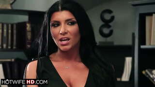 Busty milf kann nicht warten, gefickt zu werden, von Ihrer Mitarbeiter.Ihr Mann versteckt, heimlich beobachten, seine Dicke Titten Frau bekommen umrandeten.Sie facefucked und reitet Schwanz