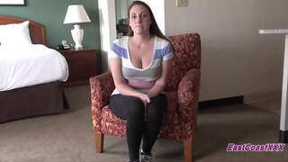 Lớn, và hai kẻ nhảy