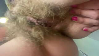 Tanzen mit haariger pussy amateur