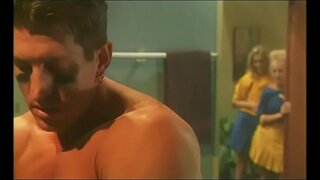 Horny cheerleaders Calli Cox kwaye epreli efumana fucked kwi-locker igumbi