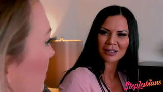 Stepmom दाखवते मुलगी कसे आहेत, समलिंगी संबंध ठेवणारी स्त्री स्त्री पुरुष समागम